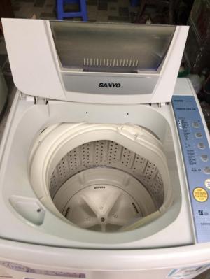 Máy giặt Sanyo Asw-68S1T 6.8kg mới 95%