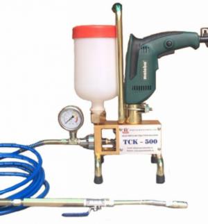 Máy bắn keo PU chống thấm