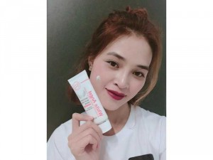 kem dưỡng trắng white angle skinaz