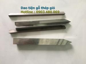 Máy tiện gỗ tự động CNC