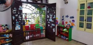 Bán biệt thự VIP Lạc Long Quân150 m2, 4 tầng, MT 9m