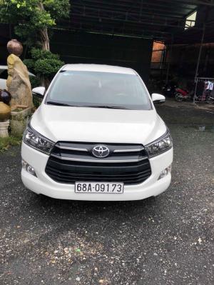 Cần bán xe innova 2017 số sàn