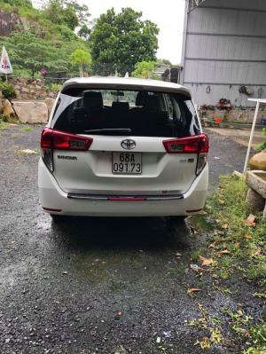 Cần bán xe innova 2017 số sàn