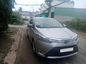 Cần bán xe Toyota Vios E số sàn 2017 màu bạc, xe xịn nhà sài kĩ lắp full đồ chơi