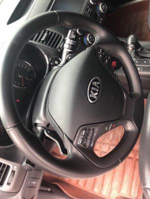 Gia đình cần bán kia K3, sx 2015, số tự động màu đỏ, động cơ 2.0