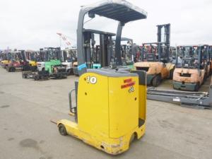 xe nâng đứng lái KOMATSU
