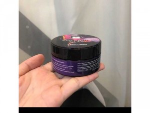Sáp vuốt tóc Volcanic Clay, sản phẩm của Apestomen 2018