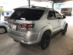 Bán Toyota Fortuner G 2.5MT màu bạc số sàn máy dầu sản xuất 2016 một đời chủ biển Sài Gòn