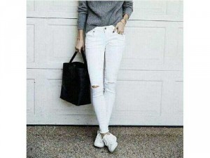 Quần jeans rách gối trắng