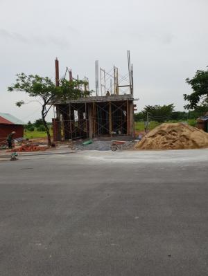 Cần bán đất mặt tiền đường nhựa KDC Thung Lũng Xanh.
