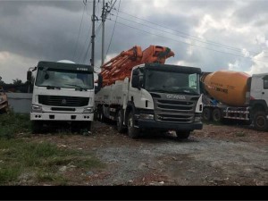 xe bơm bê tông 56m