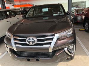 FORTUNER 2.8V (4X4) XE 2 CẦU màu nâu máy dầu giao ngay