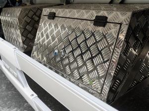 Xe tải ISUZU 1.9 tấn thùng đông lạnh - Trả trước 100 triệu, giao xe ngay - GỌI 0978015468 (Mr Giang 24/24)