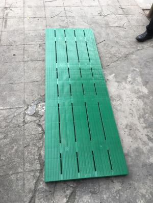 Pallet nhựa lót sàn