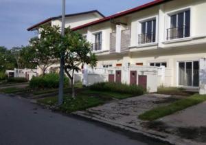 Bán nhà biệt thự khu sinh thái Ecolake, full nội thất, mua vào ở ngay. Có sổ hồng riêng. Hỗ trợ vay 70%.