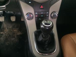 Cruze LT 2016, số sàn, màu trắng, tặng 100% trước bạ