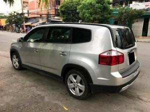 Cần bán chiếc Orlando 2017 màu bạc số sàn full option