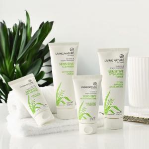 Bộ chăm sóc da nhạy cảm của Living Nature gồm 4 sản phẩm