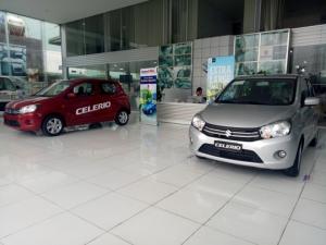 suzuki celerio màu đỏ và suzuki celerio màu trắng