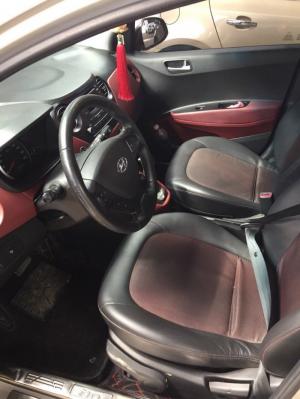 Bán Hyundai I10 1.2AT màu bạc số tự động nhập Ấn Độ 2014 bản 5 cửa biển Sài Gòn lăn bánh 38000km
