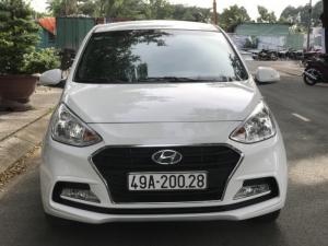 Bán Hyundai i10 1.2MT sedan bản gia đình sản xuất 2018 màu trắng số sàn đi 16000km xe như mới