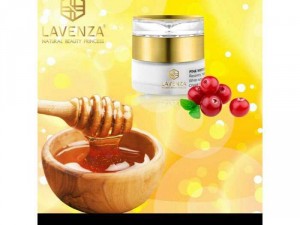 Kem Dưỡng Trắng Da Mặt Pink White Facial Treatment Natural