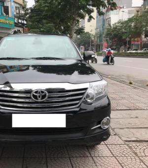 Bán xe Toyota Fortuner 2.7AT 2016 màu đen 2 cầu