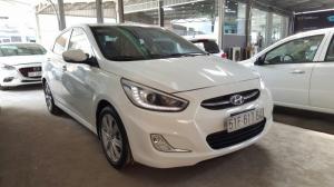 Bán Hyundai Accent Blue 1.4AT màu trắng số tự động nhập Hàn Quốc 2015 biển Sài Gòn