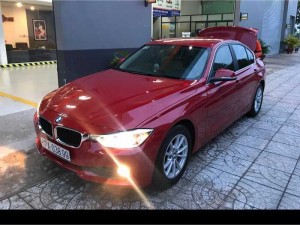 cần bán xe BMW 320i đời 2014 còn rất mới và đẹp