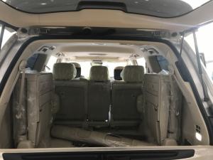 Bán Lexus LX570 xuất Mỹ ,sản xuất 2018 mới100% ,màu vàng,nội thất kem, bản đủ đồ ,xe giao ngay.