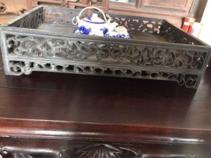 Khay tàu dắt Huế