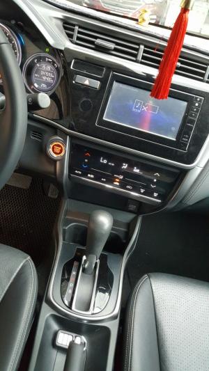 Bán Honda City TOP 1.5AT màu nâu titan sản xuất cuối 2017 biển Sài Gòn