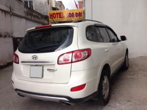 Cần bán xe Hyundai Santafe 2012 đăng kí lần đầu 12/2017 màu trắng