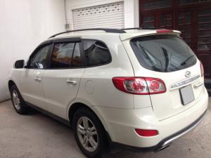 Cần bán xe Hyundai Santafe 2012 đăng kí lần đầu 12/2017 màu trắng