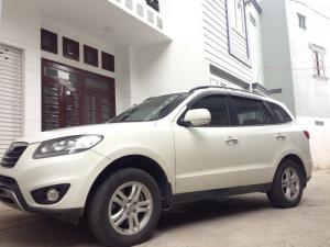 Cần bán xe Hyundai Santafe 2012 đăng kí lần đầu 12/2017 màu trắng