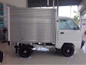 Suzuki thùng kín tặng thuế trước bạ