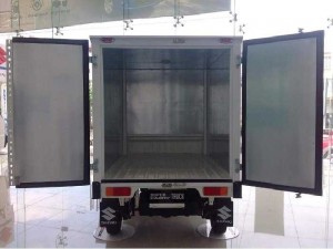 Suzuki thùng kín tặng thuế trước bạ