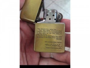 Zippo chữ ký tổng thống