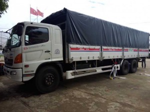 Xe tải Hino 16 tấn thùng mui bạt, trả trước 200 triệu, giao xe ngay - GỌI NGAY 0913553798 (24/24)