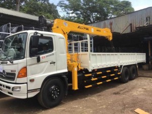 Khuyến mãi mua xe tải Hino 16 tấn gắn cẩu 7 tấn, trả trước 200 triệu, giao xe ngay - GỌI 013553798 (24/24)