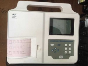 Máy điện tim 3CH CM300