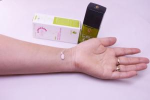 Kem Nền Chống Nắng Và Trang Điểm