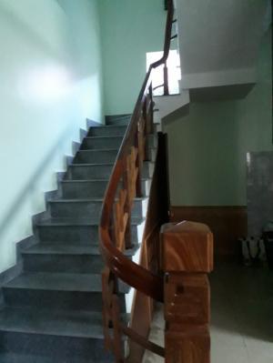 Bán nhà gỗ 2 tầng 1 gác lửng kiên cố phường Bắc Lý, TP Đồng Hới