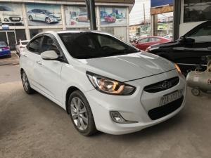Bán Hyundai Accent 1.4AT màu trắng số tự động nhập Hàn Quốc 2012