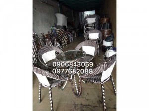 Bàn ghế nhựa nữ hoàng giá rẽ