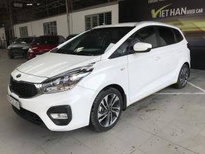 Bán Kia Rondo 2.0MT màu trắng số sàn máy xăng sản xuất 2017 mẫu mới một chủ