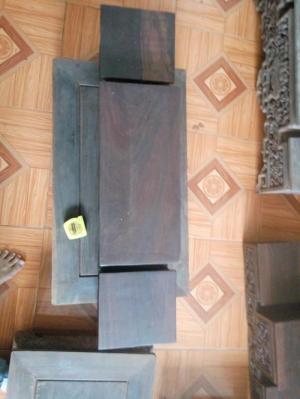 tam cấp gỗ gụ