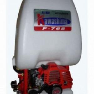 Mô tả chi tiết
Máy phun thuốc sâu Kawashima F-767
Hãng sản xuất KAWASHIMA
Nhiên liệu Xăng
Áp lực bơm tối đa (kg/cm2) 3
Tốc độ vòng quay (vòng/phút) 7500
Chiều dài ống phun (m) 3
Tỉ lệ xăng pha nhớt. 15 - 25cc/lít
Dung tích xi lanh . 24 - 25.6cc
Đường kính x hành trình piston . 16 - 18 mm
Công suất cực đại/7.000 -7500 v/phút . 0,9 hp - 1,4hp
Suất tiêu hao nhiên liệu . 180g/h - 200g/h
Hệ thống làm mát - khởi động . Bằng gió - Bằng tay
Hệ thống đánh lửa . Transito (IC)
Hệ thống bôi trơn . Bơm tuần hoàn
Áp lực nén và phun . 30 - 20kg/cm2
Bộ chế hòa khí . Kiểu màng
Dung tích bình xăng . 0,9lít
Lưu lượng phun sương . 4,5 - 8 lít/phút
Dung tích bình chứa dung dịch . 20 - 25 lít
Trọng lượng khô -(D x R x C) 11 kg - 420x370x670