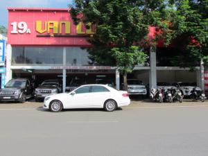 E200 2015 màu trắng