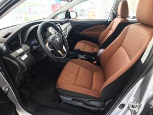 Innova 2018 là dòng xe 8 chỗ. Rộng rãi, tiện dụng, động cơ mạnh mẻ, tiết kiệm nhiên liệu. Liên hệ ngay tới hotline 0939 725 968 để nhận chương trình khuyến mãi khủng.